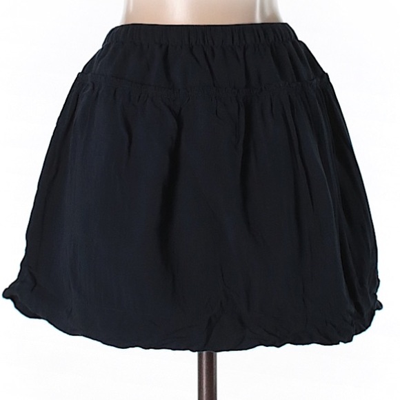 Like New- Hollister Skirt - Picture 2 of 6